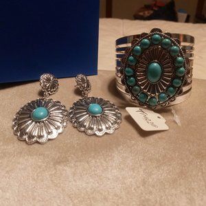 Turquoise bracelet cuff and earrings